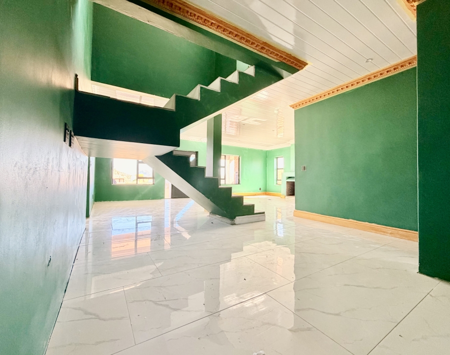 5 Bedroom Property for Sale in Hawston Western Cape